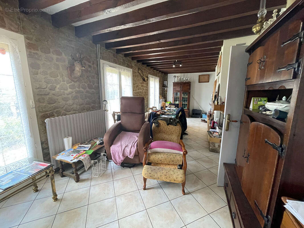 Maison à LAVARE