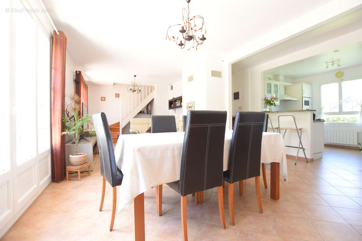 Maison à LES ESSARTS-LE-ROI