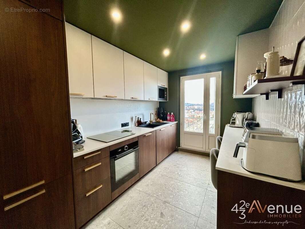 Appartement à SAINT-ETIENNE