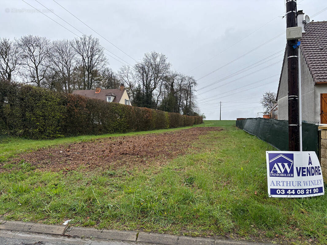 Terrain à SAINTE-GENEVIEVE