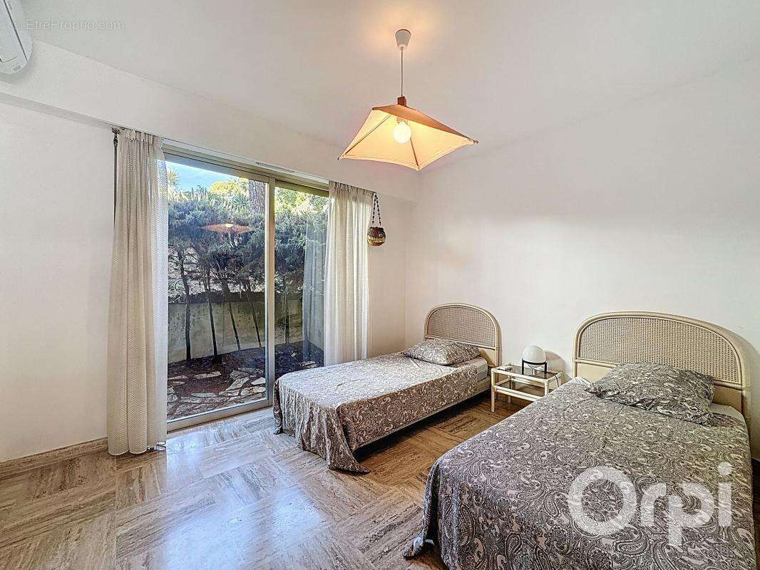 Appartement à VILLENEUVE-LOUBET
