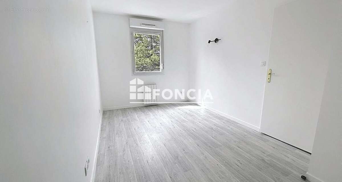 APPARTEMENT T2 en parfait état – À 2 pas du Campus 1 - photo 4