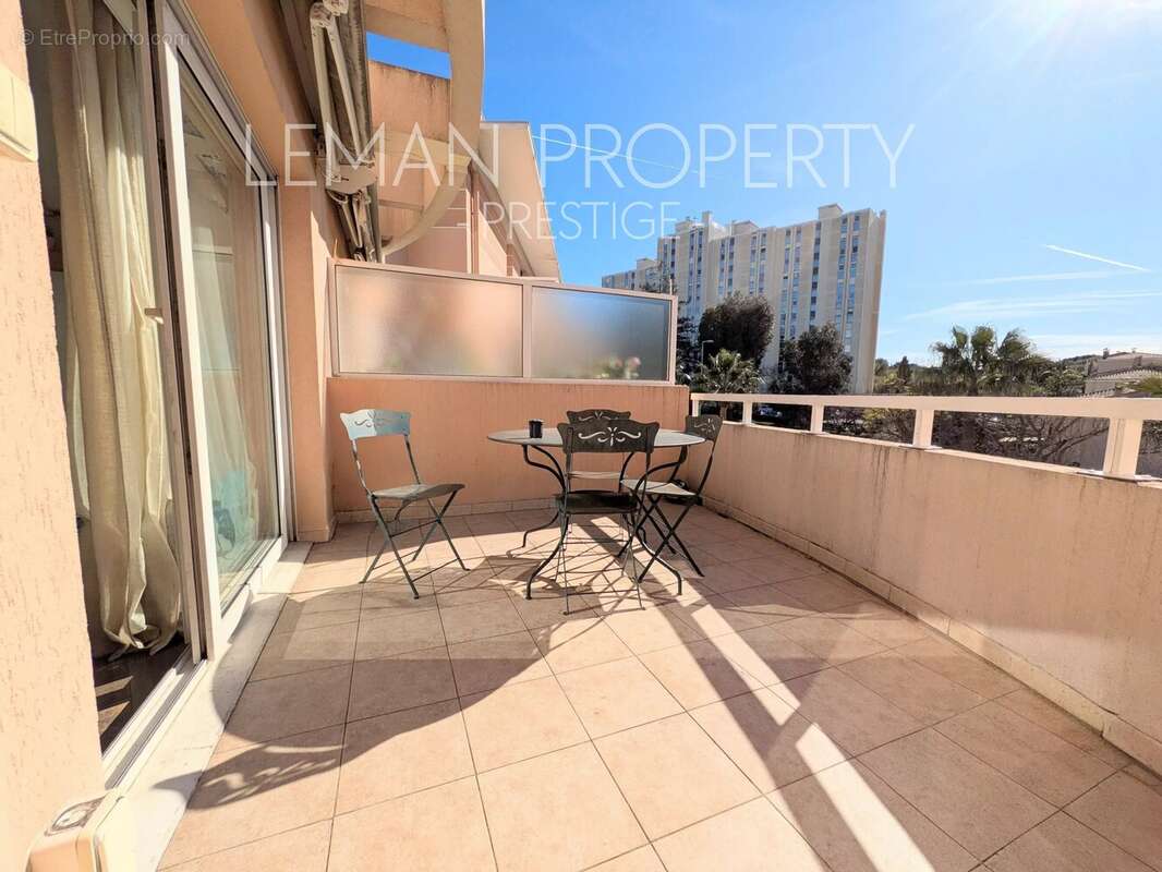 Appartement à LE CANNET