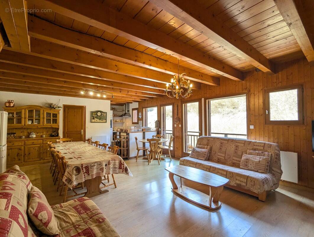 Appartement à MORILLON