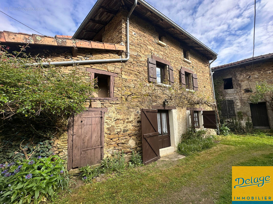 Maison à CHAMPAGNAC-LA-RIVIERE