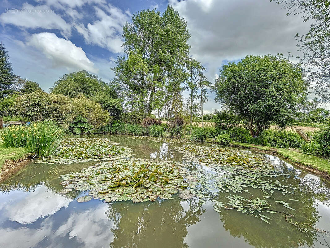 Maison à SAINT-MAURICE-EN-COTENTIN