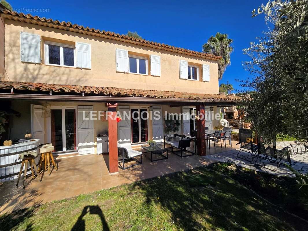 Maison à PEYMEINADE