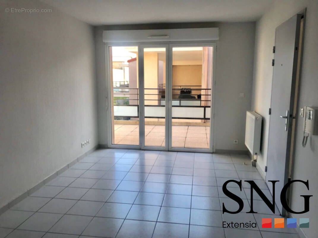 Appartement à GARONS
