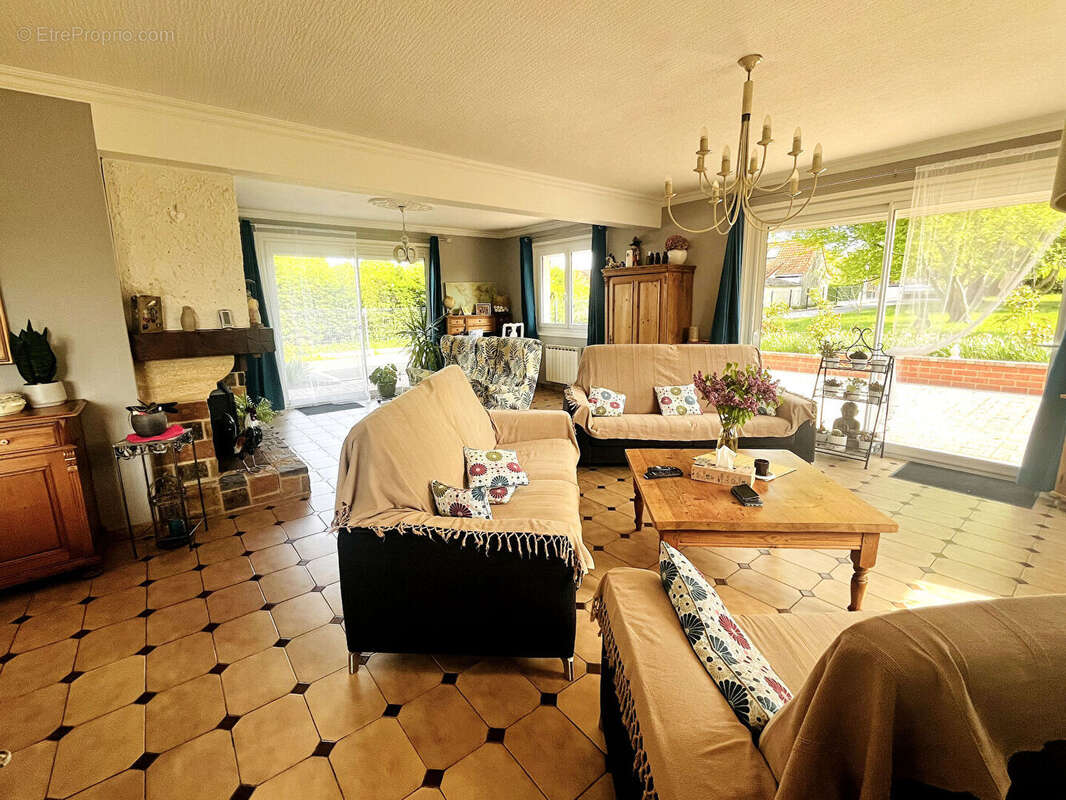 Maison à BONNINGUES-LES-ARDRES