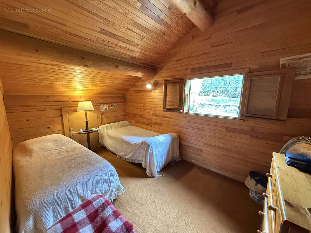 Maison à LES ALLUES