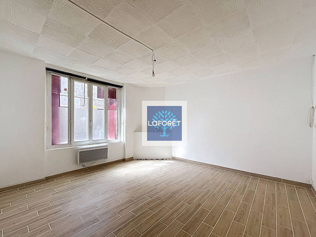 Maison à MONTLIEU-LA-GARDE