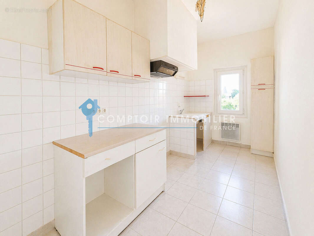 Appartement à VERGEZE