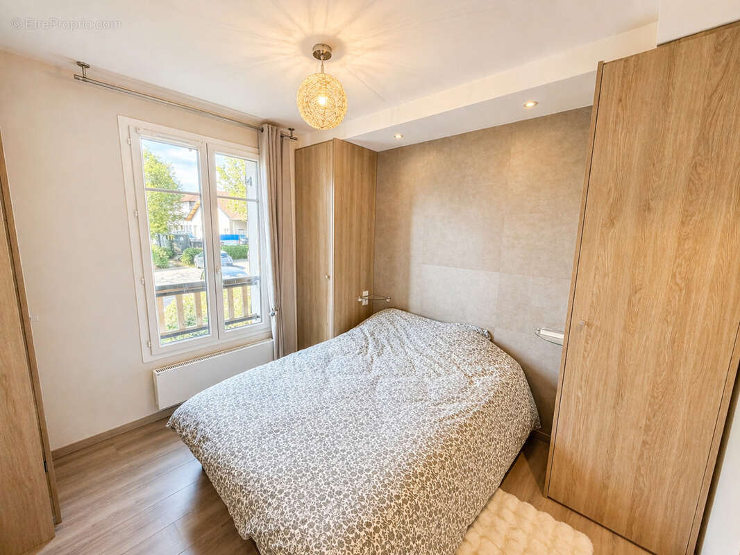 Appartement à VILLY-LE-PELLOUX