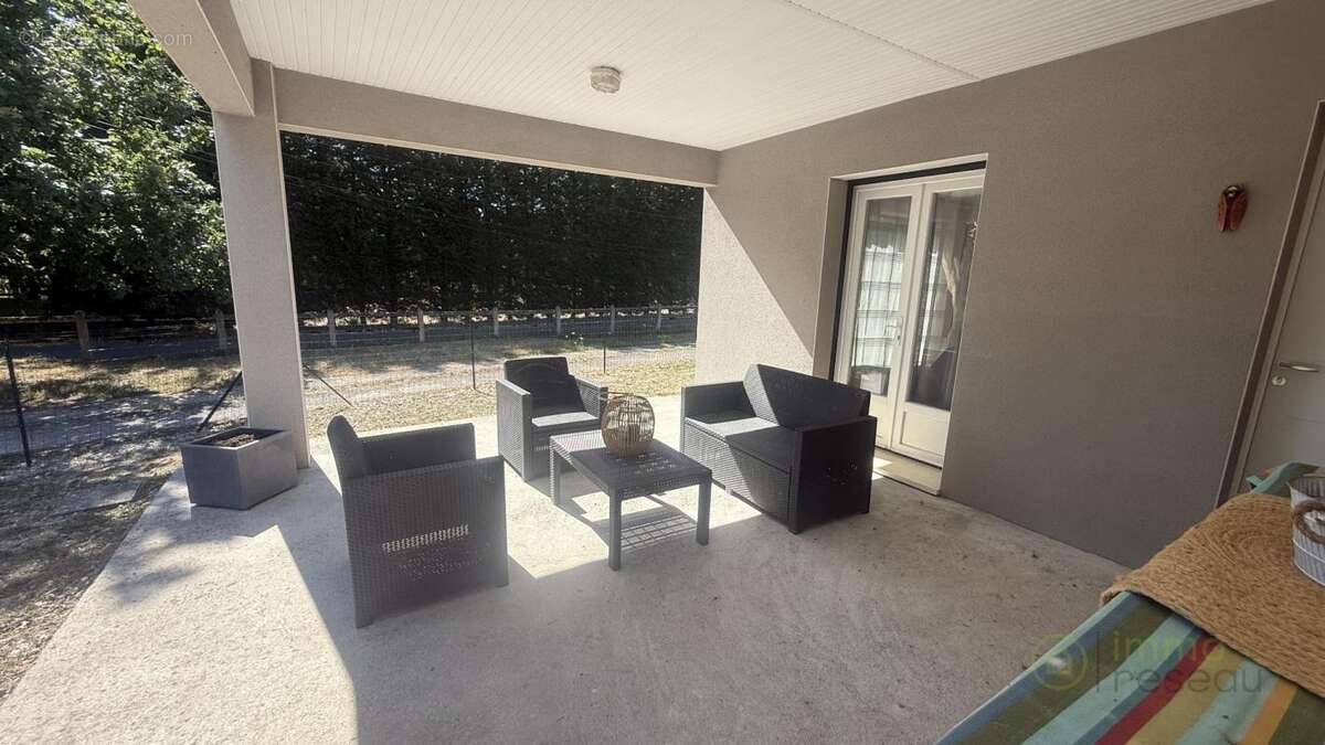 Maison 93 m² à Chasseneuil-Sur-Bonnieure  - photo 2