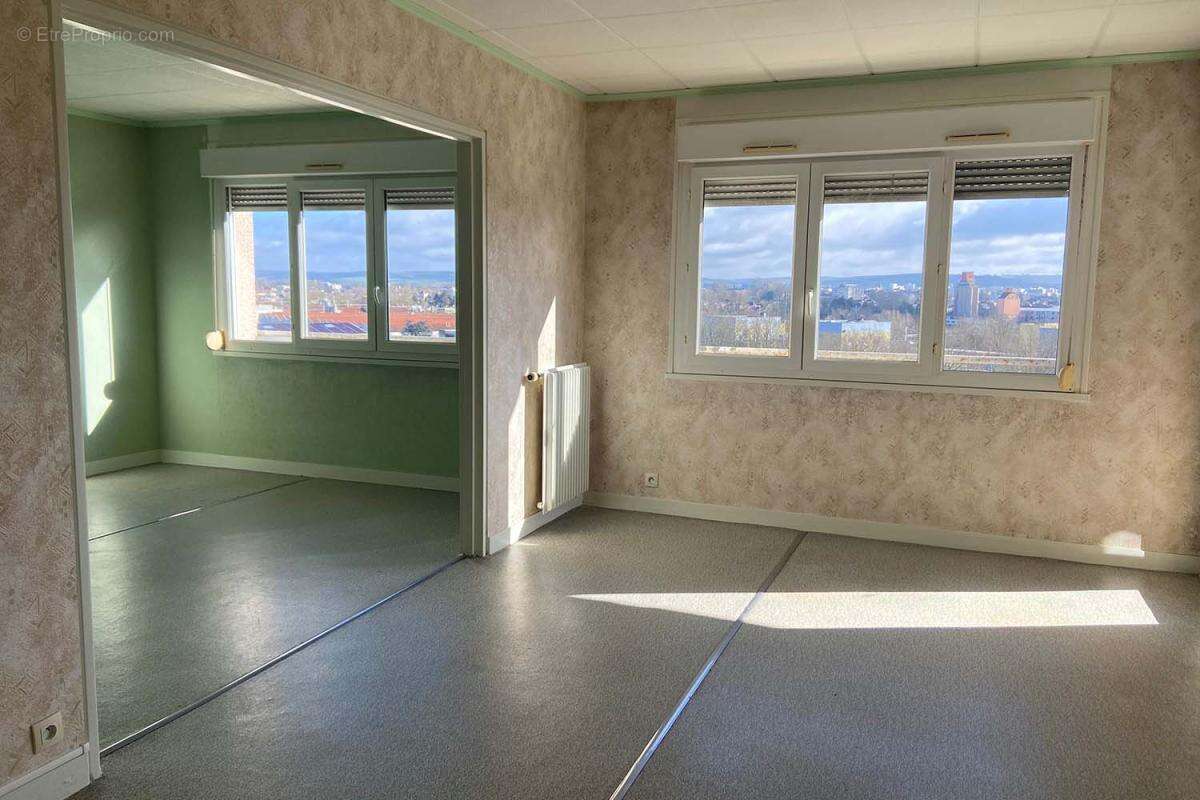 Appartement à PARON