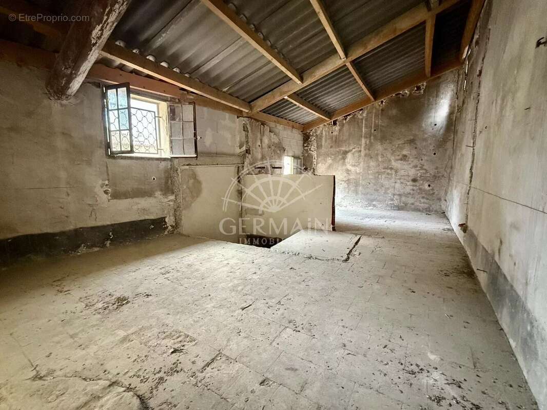 Appartement à L'ISLE-SUR-LA-SORGUE