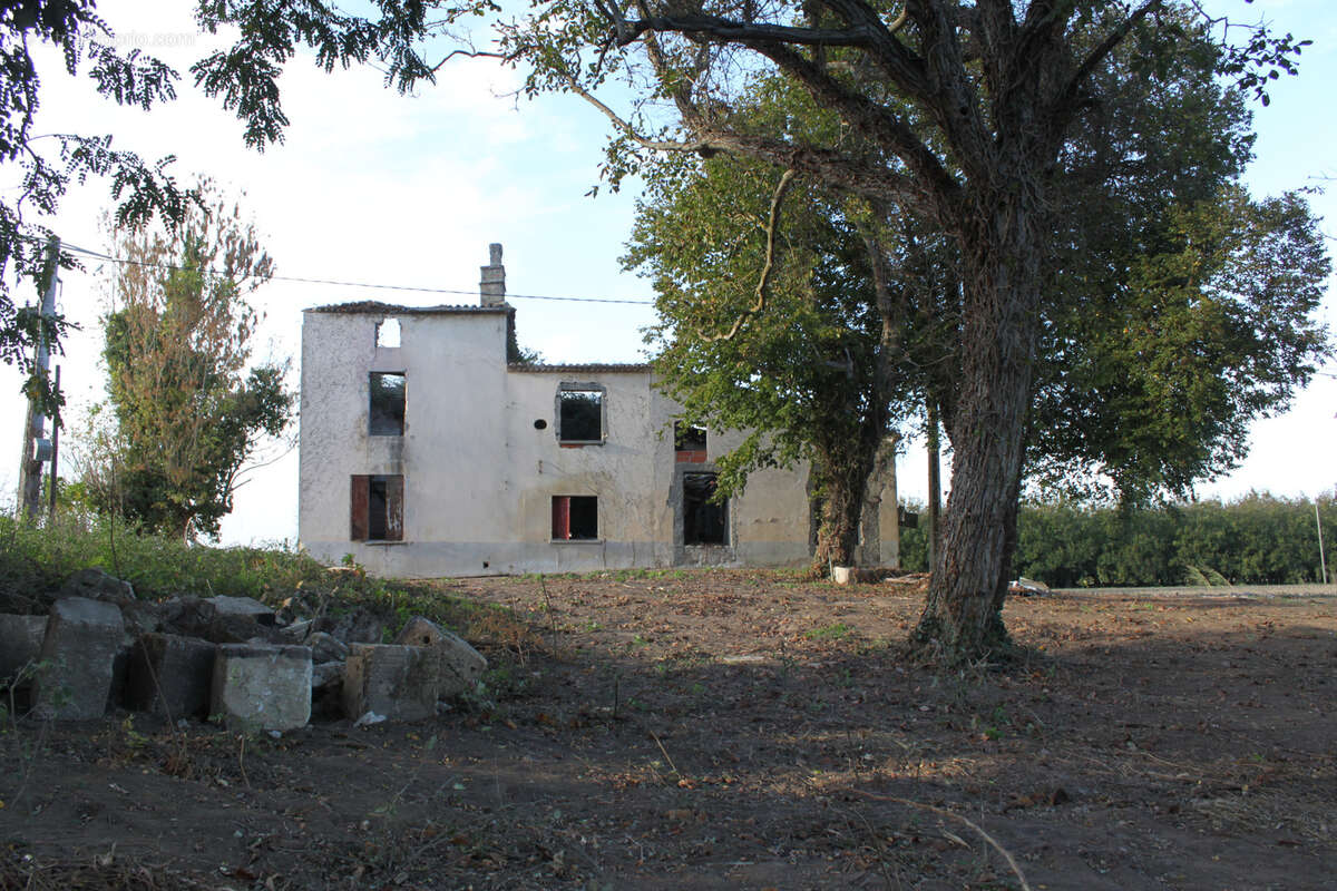 Maison à COUTHURES-SUR-GARONNE
