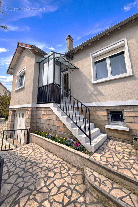 Maison à SURVILLIERS