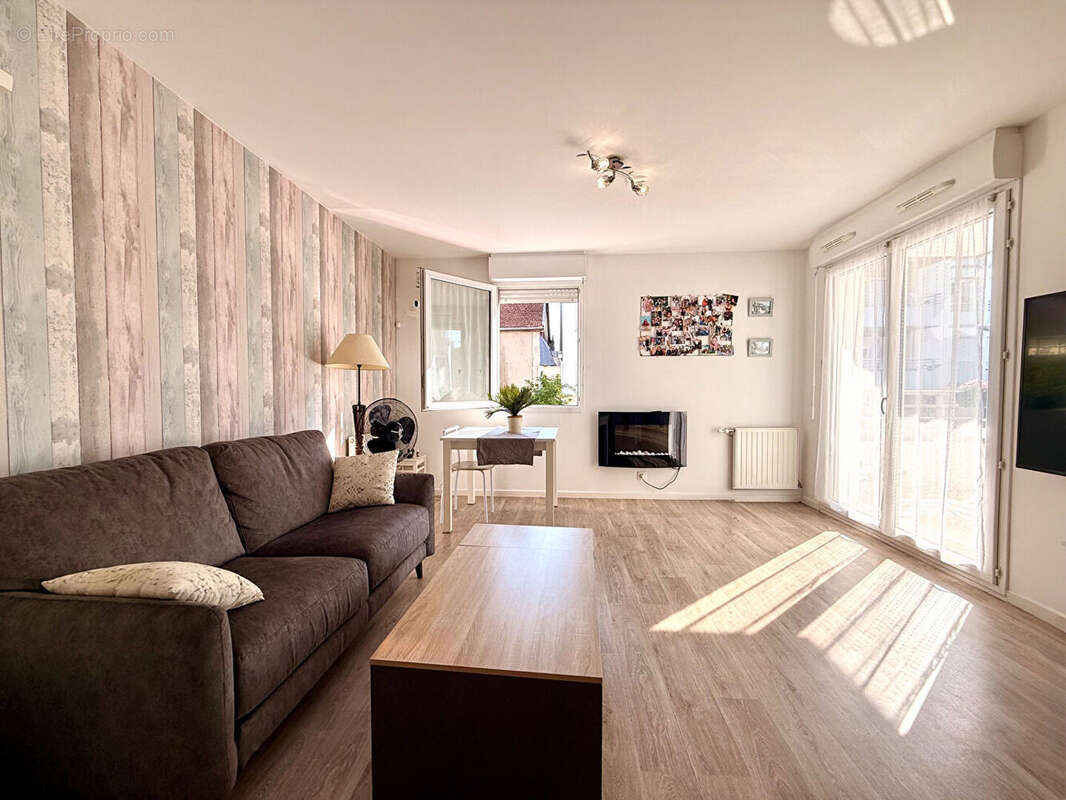 Appartement à BRIE-COMTE-ROBERT