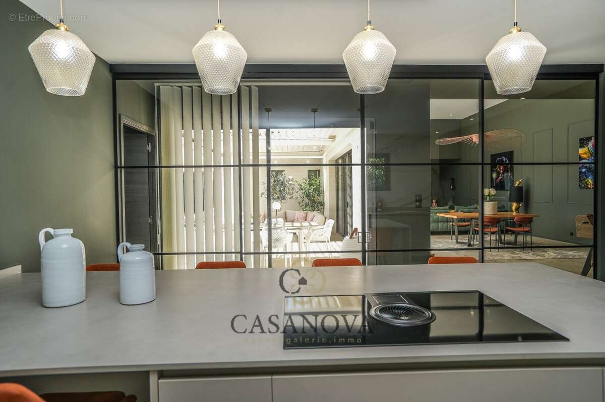 Maison à SAINT-MATHIEU-DE-TREVIERS