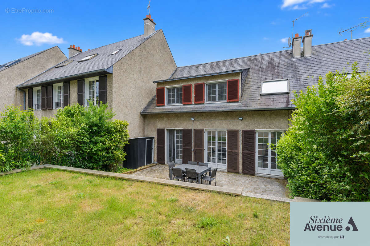 Maison à SAVIGNY-SUR-ORGE