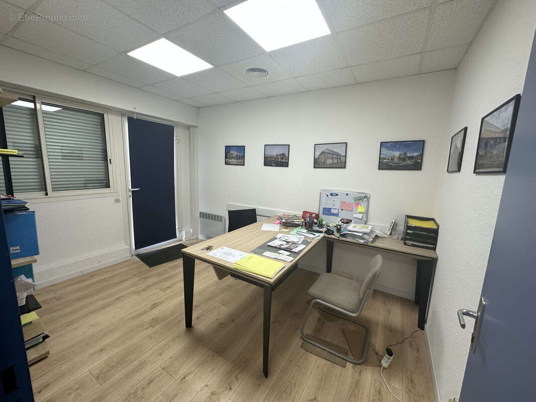 Commerce à MONTARDON