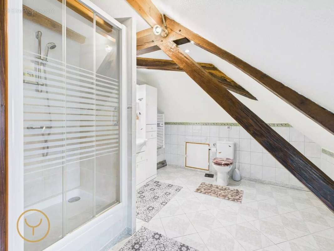 Maison à CHARNY-LE-BACHOT