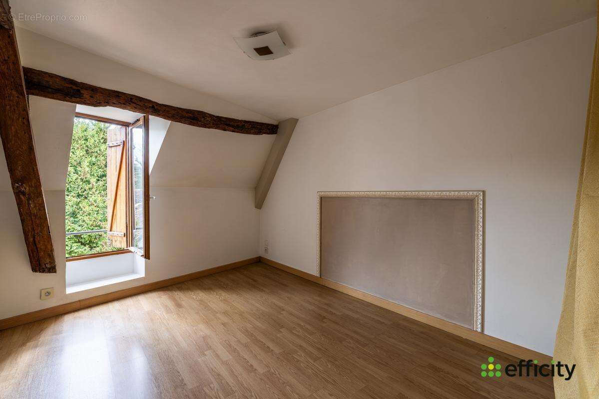 Maison à CIRES-LES-MELLO