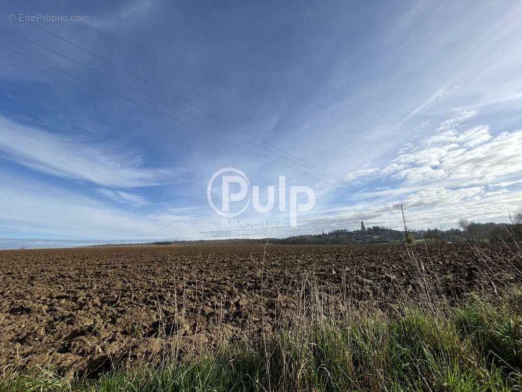 Terrain à MONT-SAINT-ELOI
