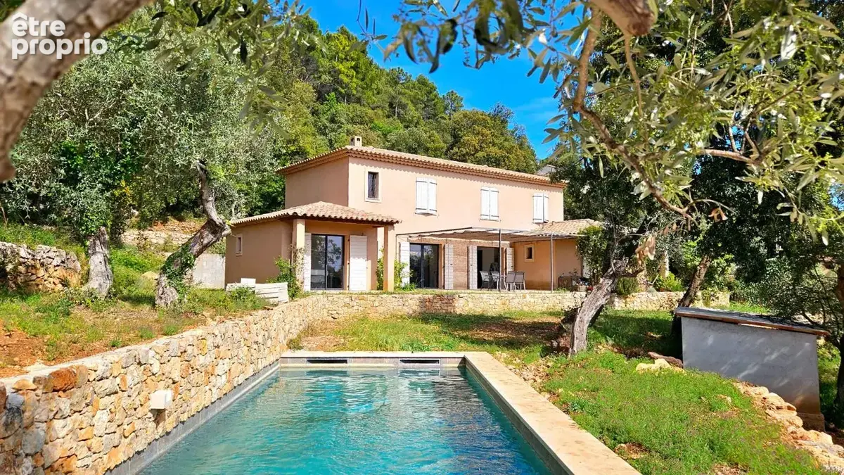 Claviers , Var . Villa contemporaine avec vue dégagée, piscine et terrain de 5800 m² - photo 2