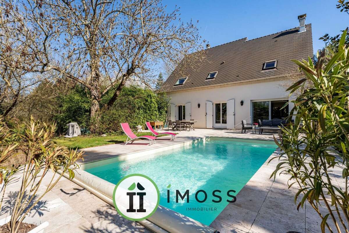 Maison à VARENNES-JARCY