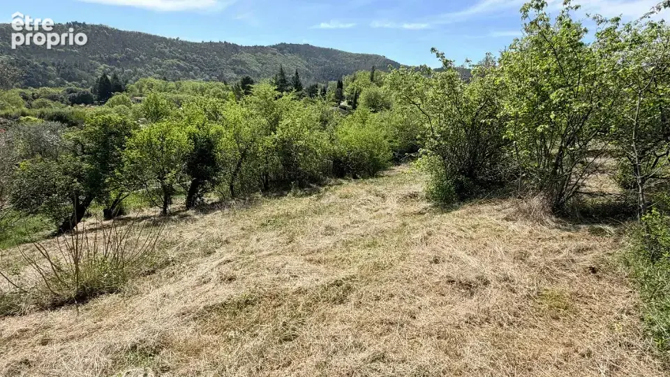 Terrain à MEYRANNES