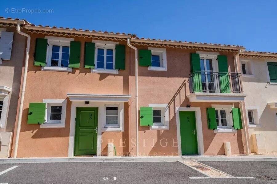 Maison à LA GARDE-FREINET