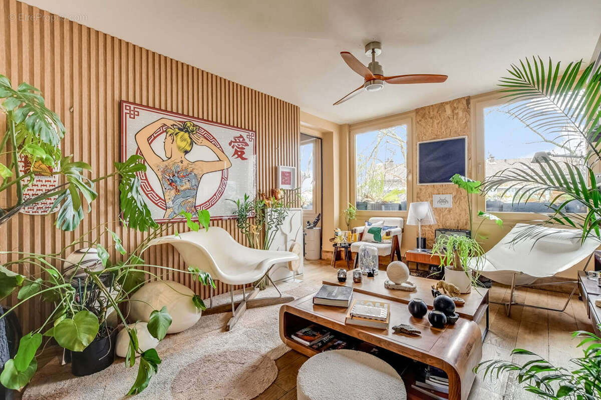 Appartement à LES LILAS