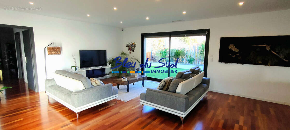 Salon - Maison à RODES