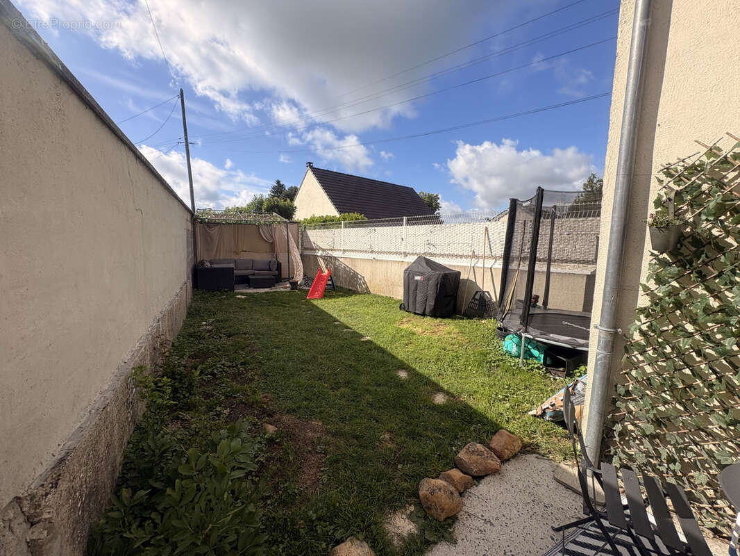Maison à SAINTE-GENEVIEVE