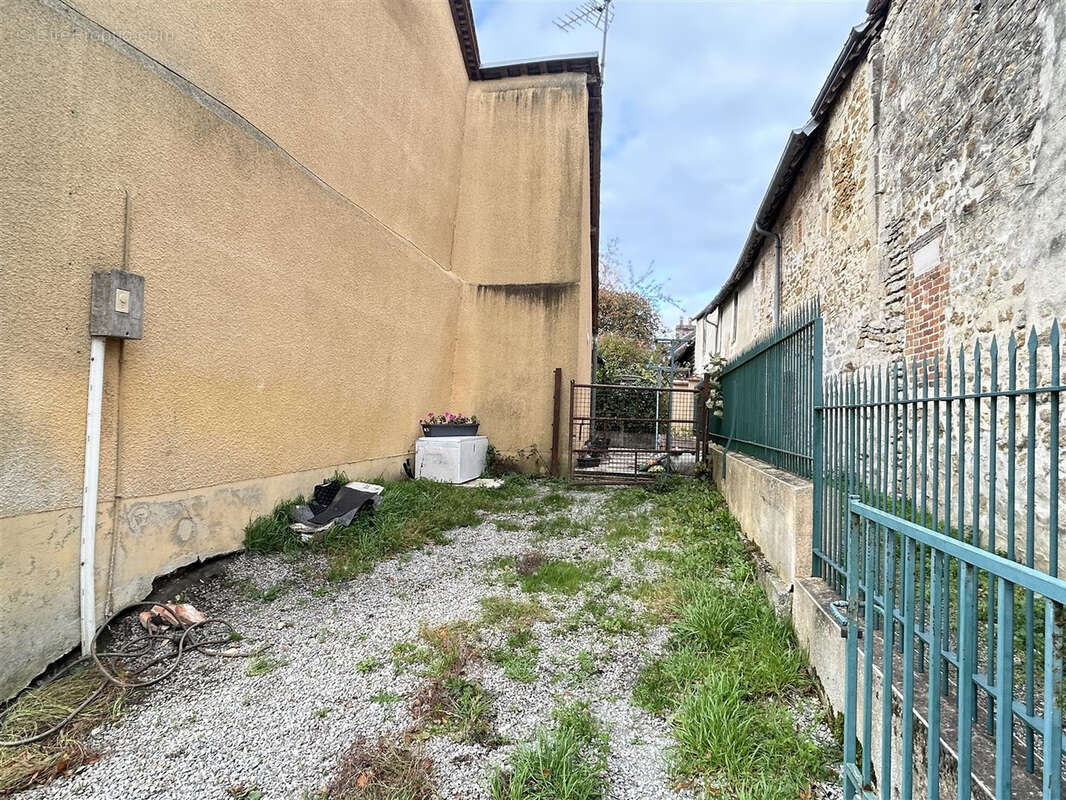 Maison à EXMES