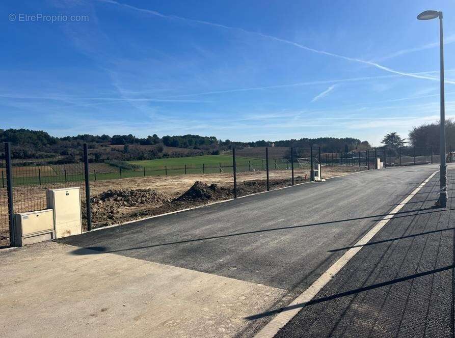 Terrain à AIGUES-VIVES