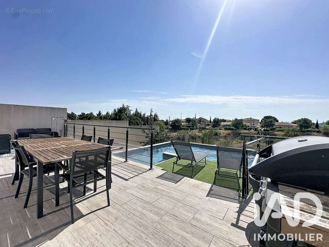 Maison 121 m² à Rochefort-Du-Gard  - photo 4