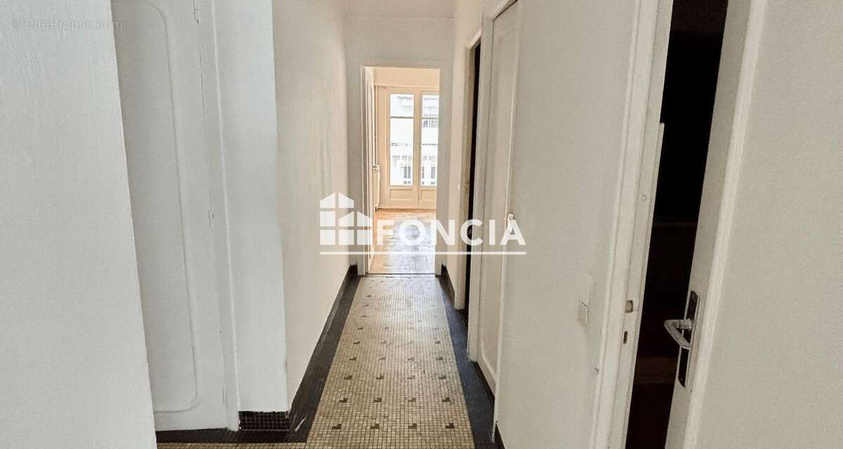 Appartement à LE CANNET