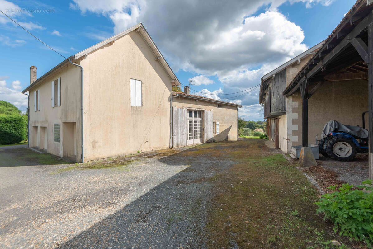 Maison à POMPIGNAC
