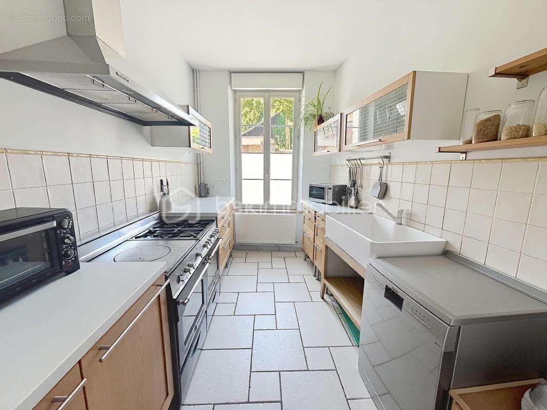 Maison de caractere avec jardin et garage - photo 13