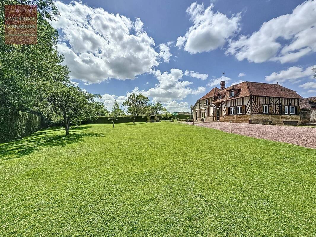 Maison à SAINT-PIERRE-SUR-DIVES