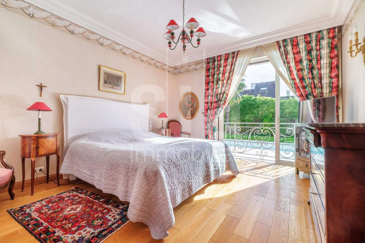 Maison à SAINT-MAUR-DES-FOSSES