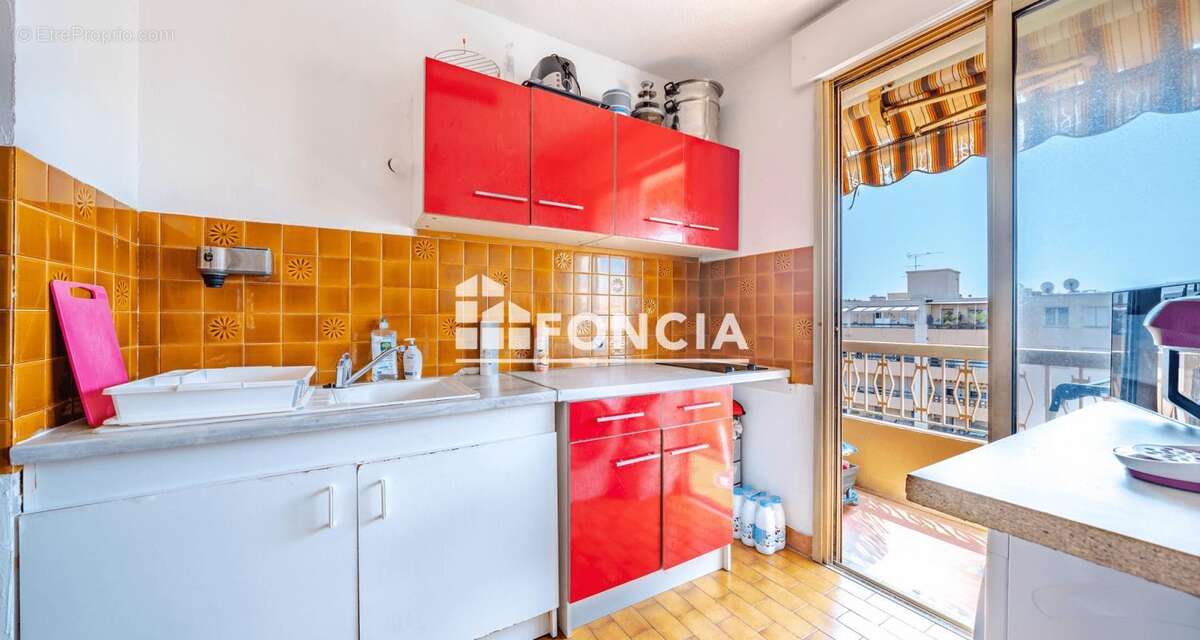 Appartement à SAINT-LAURENT-DU-VAR