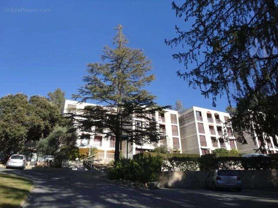 Appartement à GREOUX-LES-BAINS