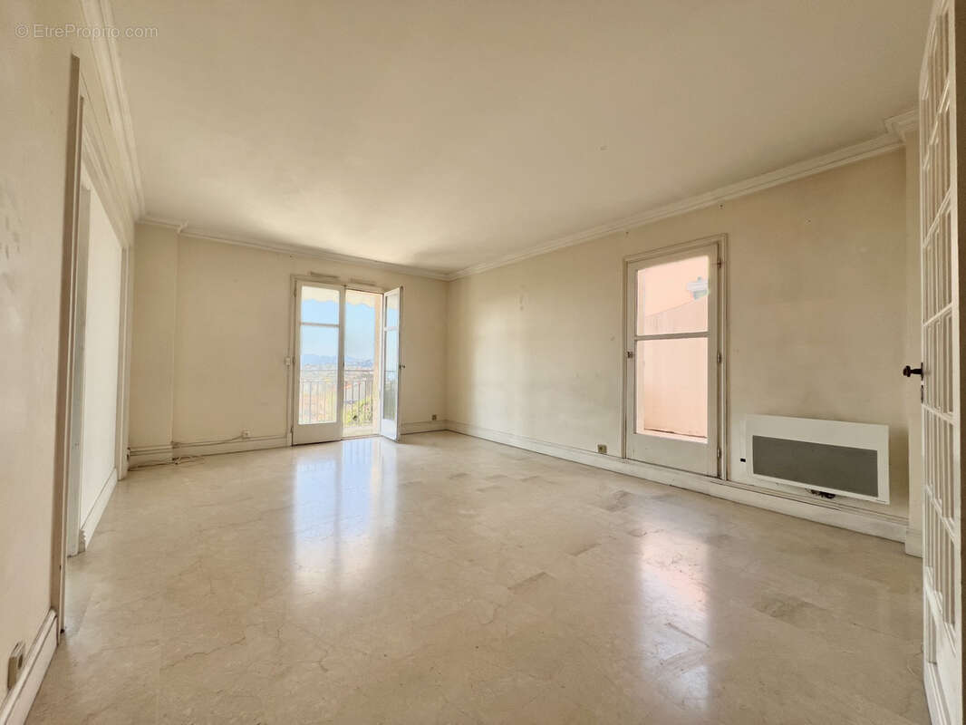 Appartement à LE CANNET