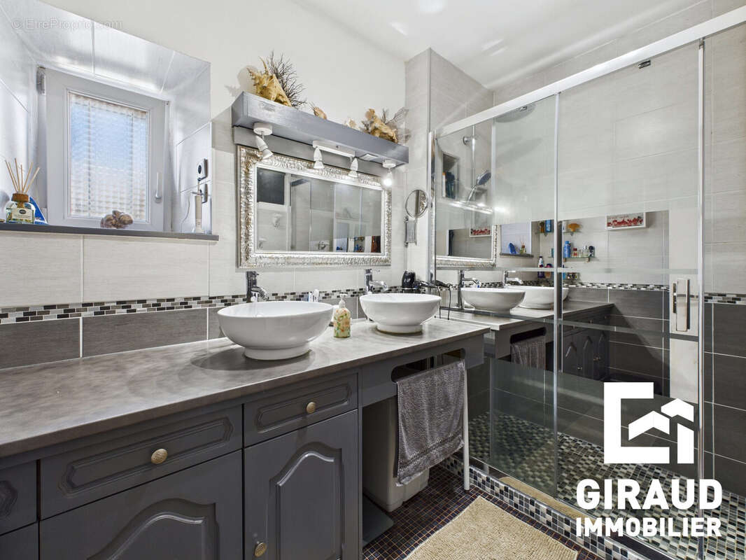 Maison à BOUILLE-COURDAULT