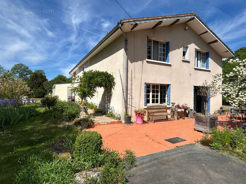 Maison à CHANTECORPS