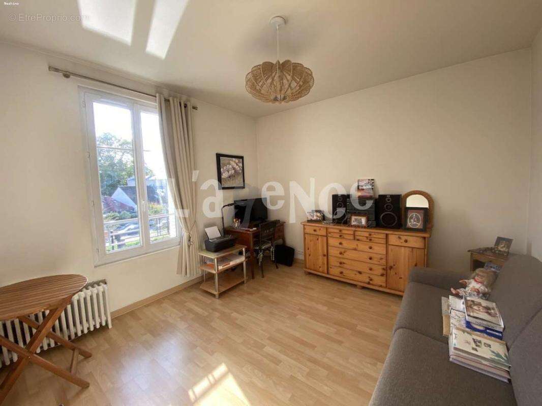 Maison à CLAYE-SOUILLY